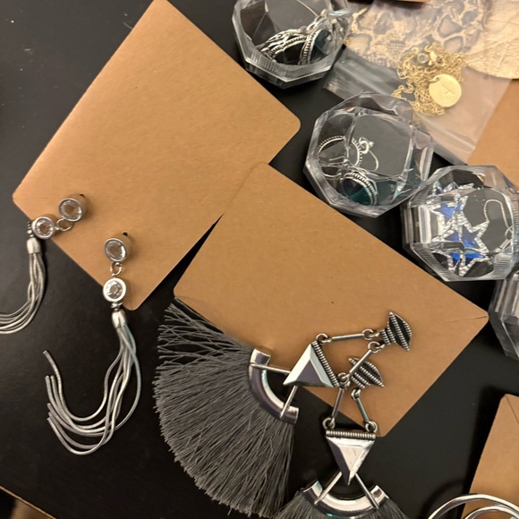 Jewelry Lot - Picture 6 of 6